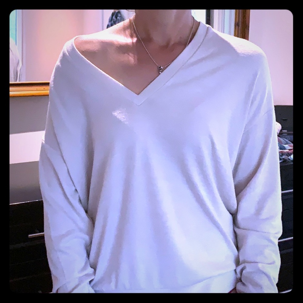 Aritzia- Wilfred Free off shoulder top.
